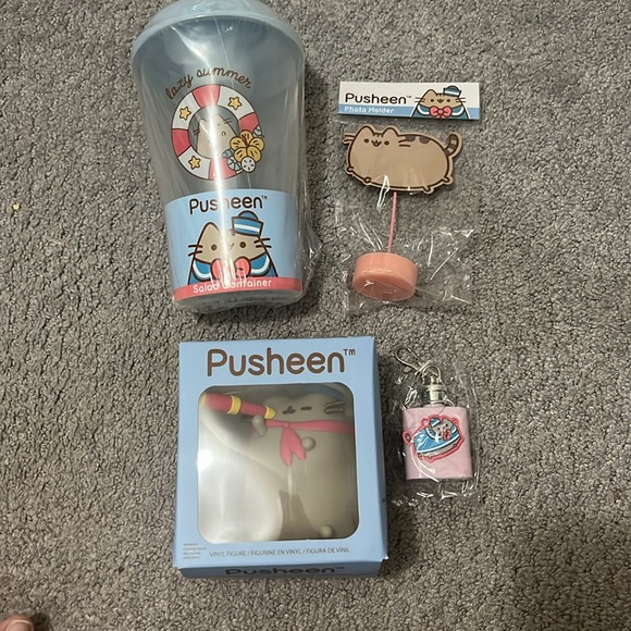 NWT Pusheen Summer 2019 Box NO Shirt Bandana - Picture 3 of 7